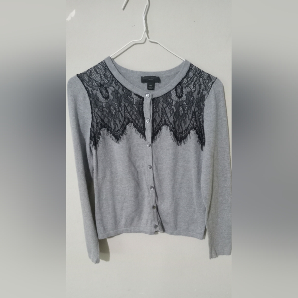 Worthington petite super cute Gray/Black button up sweater.